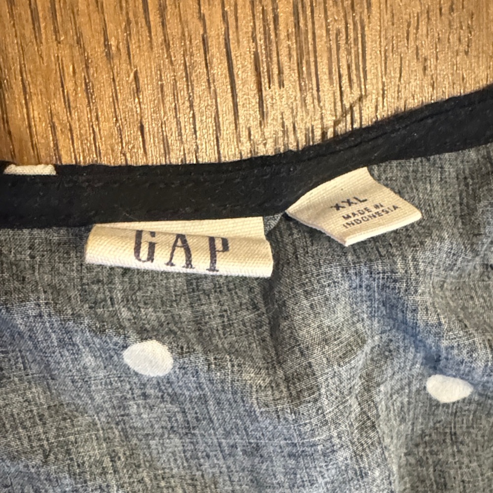 GAP - Picture 2 of 5